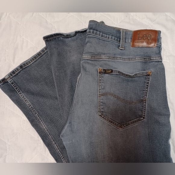 A Lee Men's Modern Series Slim Fit Tapered Leg Denim Jeans - Picture 11 of 11